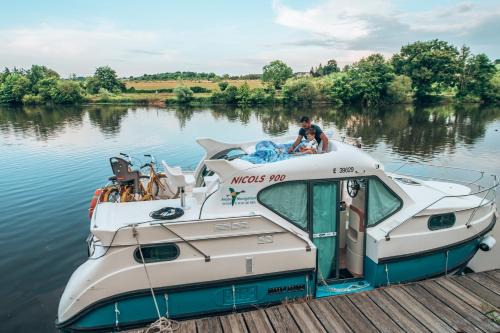 Grez-Neuville Location De Bateaux | Bateau sans permis 2 cabines 6 couchages