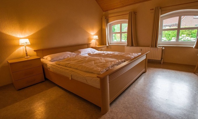 Detern Appartement | Bauernhaus 2 Wohnung - Ferienhof Am Birkensee, 55125