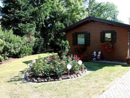 Neubukow Maison | Bauernhaus Bungalow in Neubukow schöner Garten