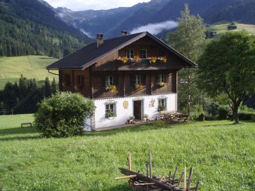 Maria Luggau Appartement | Bauernhof im Wiesengrund