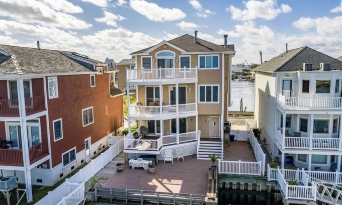 Atlantic City Maison | Bay Front Property with 360 Degree Water Views