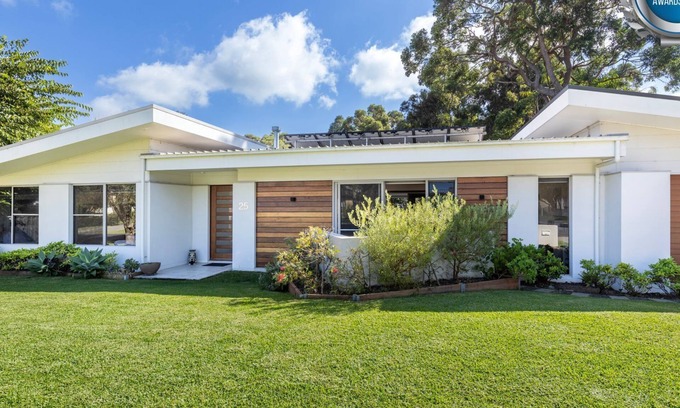 Callala Bay Maison | Bay Gem - Pet Friendly with Spa
