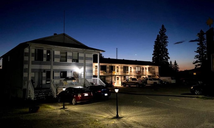 Timiskaming District Hôtel | Bay Lake Inn - Frontiersman Motel