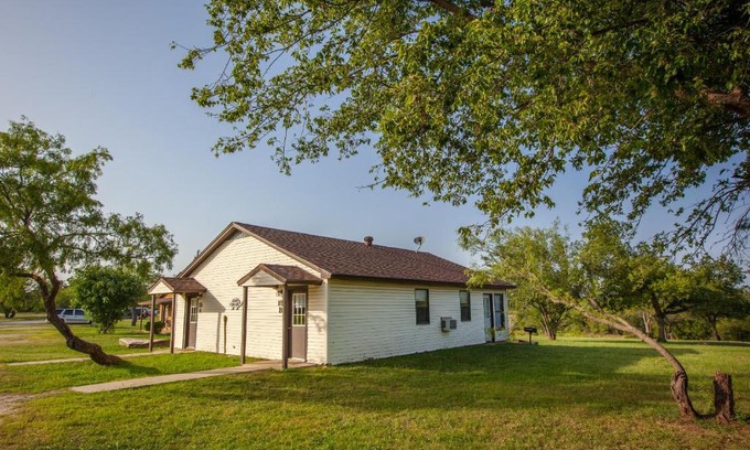 Bridgeport Station Balnéaire | Bay Landing Camping Resort Deluxe Cabin 29