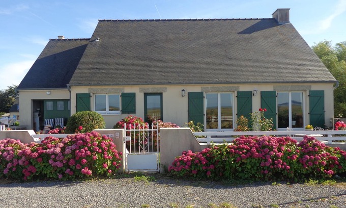 Hirel Appartement | Vue sur la baie reliant st malo au mont st michel approximite de cancale