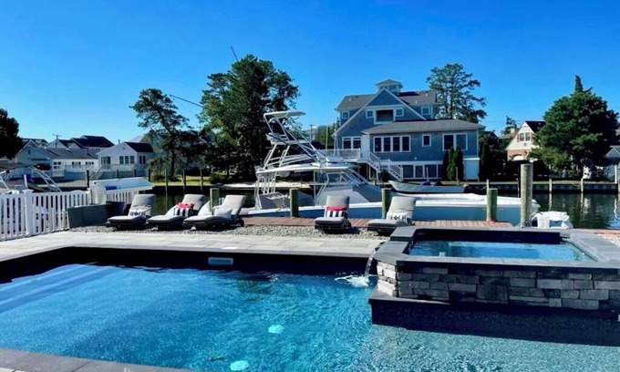 Brick Maison | Bayfront Gem: 7BR Beach House Pool & Private 51ft Boat Dock