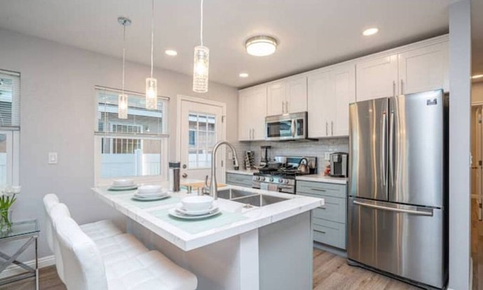 Lincoln Acres Maison | Bayfront Newly Remodeled Home #B