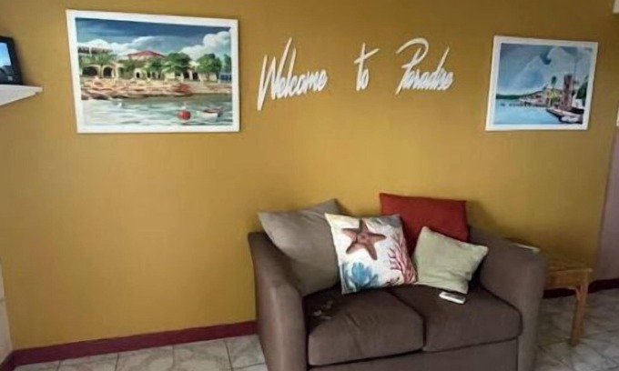 Estate Mount Pleasant West Appartement | “Bayleaf Villa” therapeutic spot nestled on a hillside with amazing views.