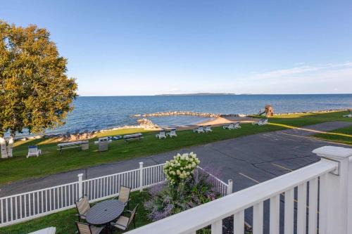 St Ignace Hôtel | Baymont by Wyndham St. Ignace Lakefront