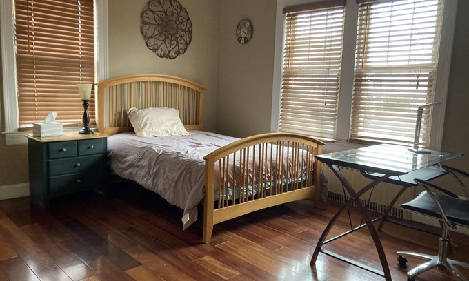 Murray Hill Maison | Bayside room close to LIRR Bowne park