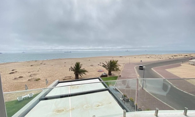 Walvis Bay Appartement | Bayview Hotel 26,Dolphin Beach, Walvis Bay,Namibia