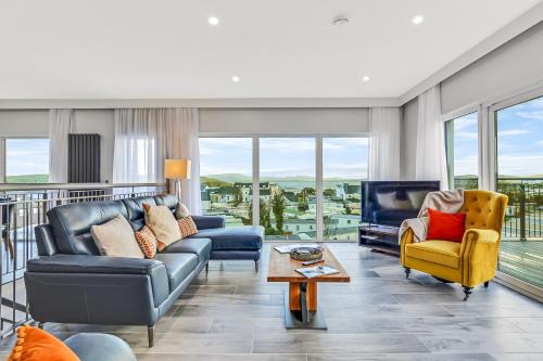 Downings Maison | BayView Luxury 4 Bedroom Villa