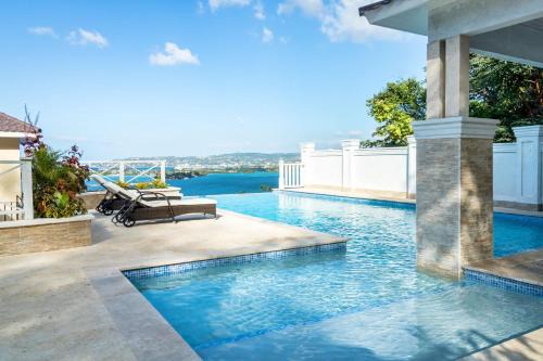 Reading Maison | BayWatch Villa - Montego Bay