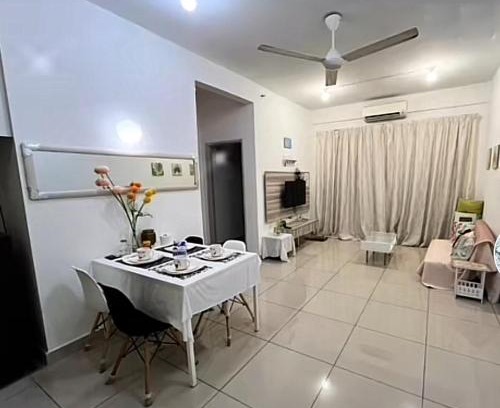 Kota Bharu Appartement | BbellaHomestayRiverview KBtown 2BR, Wi-Fi, washer