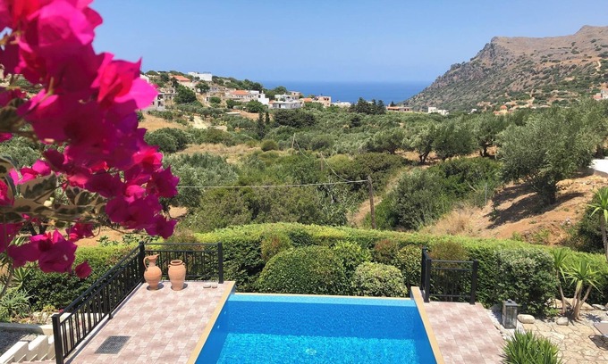 Kolymbari Villa | Barbecue + cuisine extérieure ★ Vue mer ★ Piscine privée