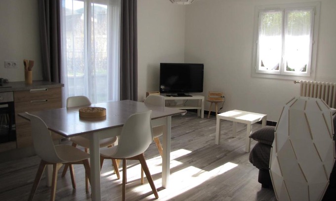 Bagneres-de-Bigorre Appartement | BdB nid douillet au rdc rando ressourçante