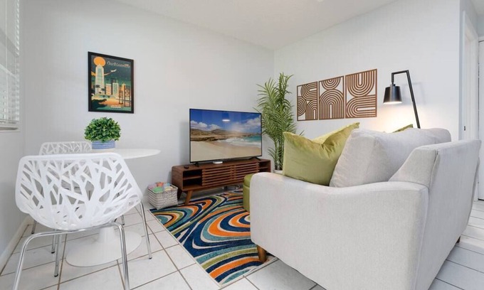 Jacksonville Beach Appartement | Be A Nomad | Lovely 1br apt | 1.5 blks to beach