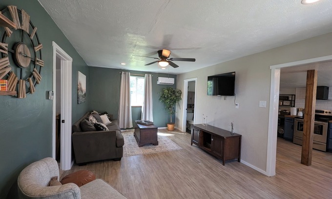 Grants Pass Maison | BE OUR GUEST!! Charming 1-bedroom house in beautiful Grants Pass