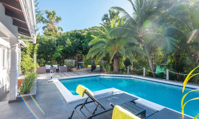 Anse de Lorient Villa | Plage à 2 minutes à pied, deck privé, tranquilité