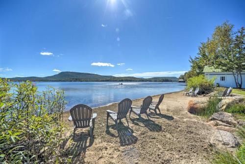 Speculator Maison | Beach and Kayaks Waterfront Cabin on Lake Pleasant!