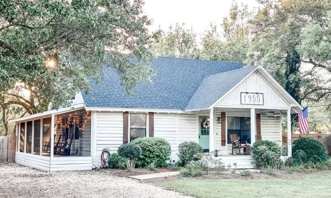 Navarre Cabine | Beach Cabin located 3 miles from Navarre Beach