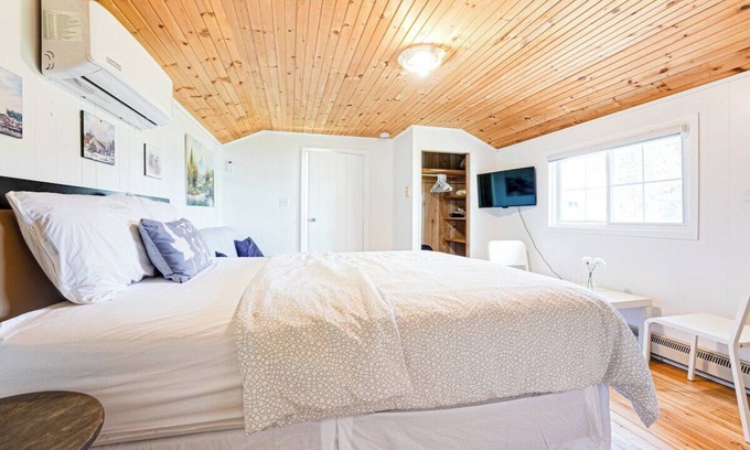 Magnetawan Cabine | Beach Cabin On Lake Cecebe- Maijac Resort & Marina