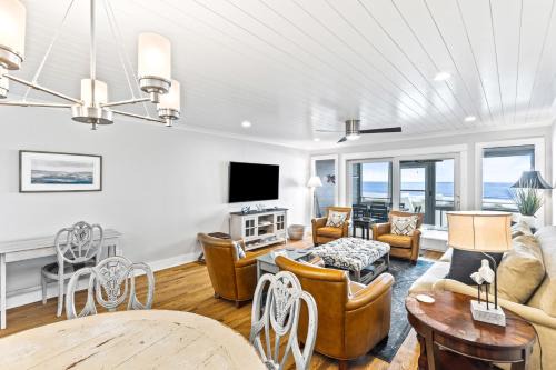 Isle of Palms Appartement | Beach Club Villa 32 - Newly Renovated! Direct Oceanfront