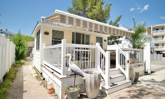 Townsend's Inlet Cottage | Beach Cottage a Block from the Beach!