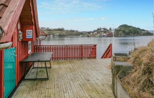 Sjernarøy Appartement | Beach Front Apartment In Sjernarøy