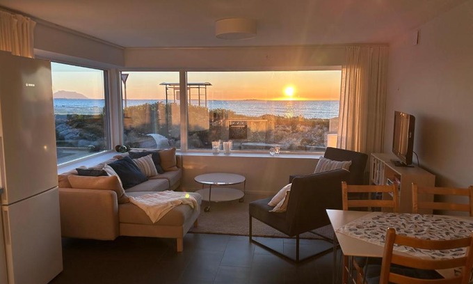 Ulstein Municipality Appartement | Beach front appartments in design eco-villa