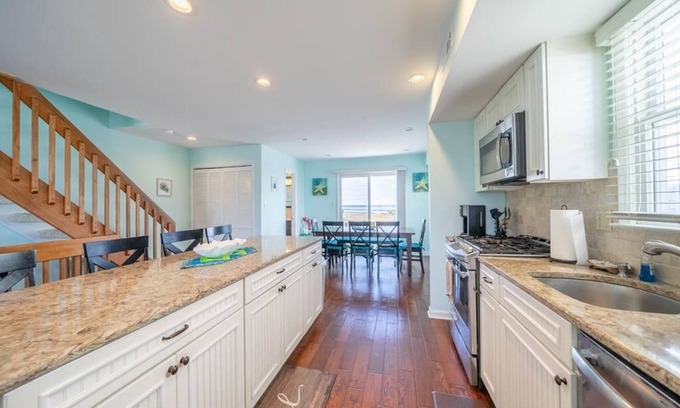 Dennisville Copropriété | Beach Front Home with Ocean AND Bay Views! Spectacular views, steps to the beach, meticulously maintained beachfront home