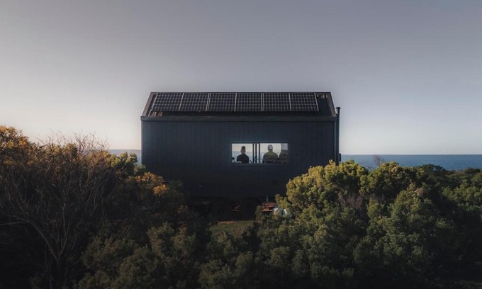 Antechamber Bay Maison | Beach Front Off-Grid Cabin on Kangaroo Island - Lyra