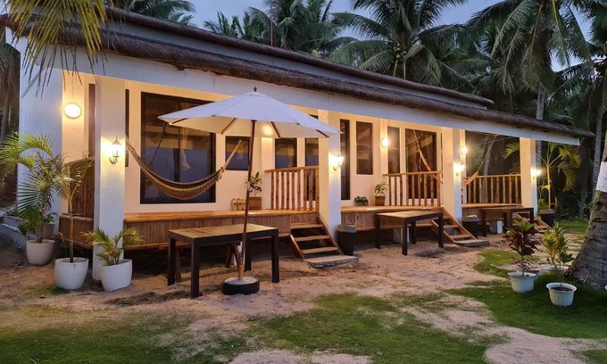 Pinamalayan Autre | Beach Front Room