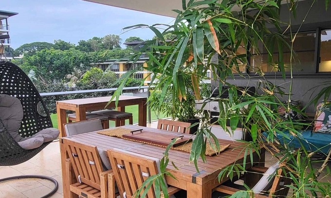 Warf Precinct Appartement | Beach front, with huge outdoor living area and views. Everything you need!