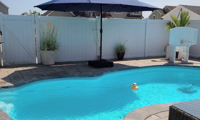 Beach Haven West Maison | Beach Haven West Waterfront Oasis with Heated Pool