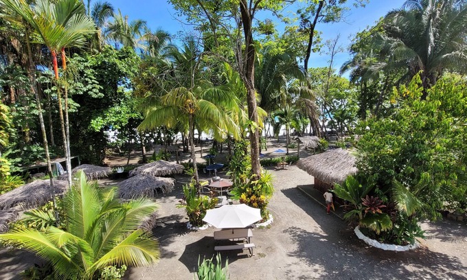 Manuel Antonio Hôtel | We are located in Manuel Antonio Beach.
