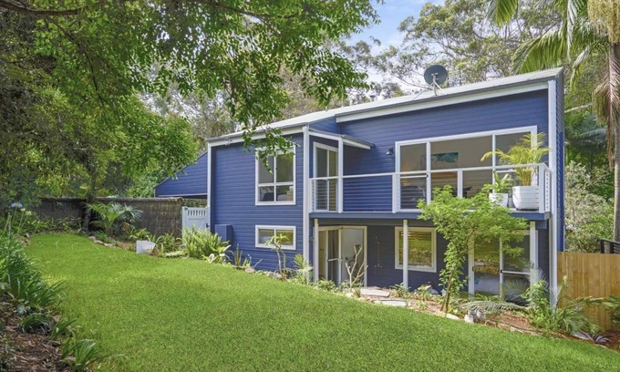 Macmasters Beach Maison | Beach House - Family Friendly - 5mins walk to the beach