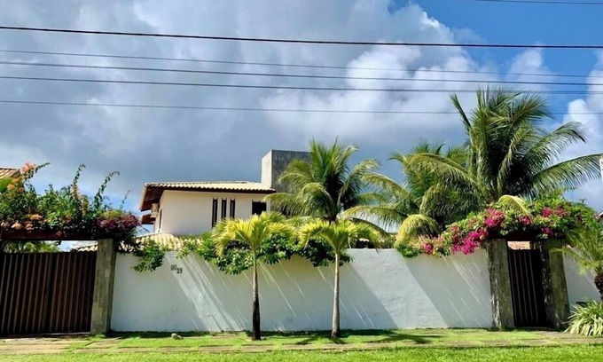 Parafuso Maison | Beach house in gated community!
