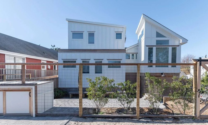 Ocean Beach Maison | Beach house just steps from the Ocean, in Ocean Beach