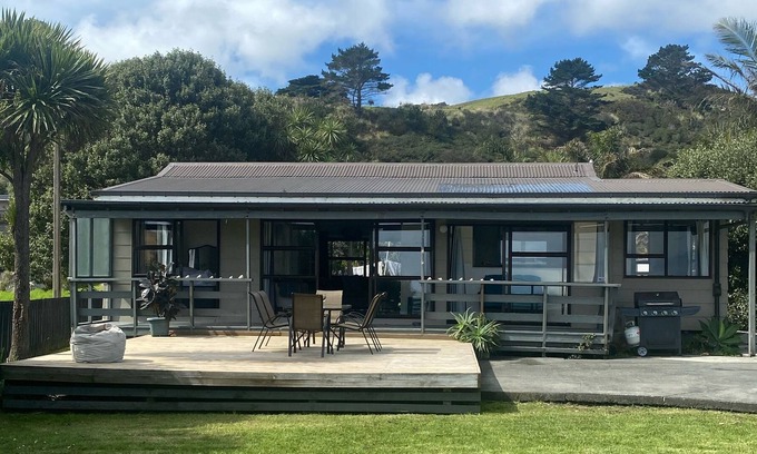 Omapere Maison | Beach House - Stunning Sunsets directly looking at Hokianga Bar
