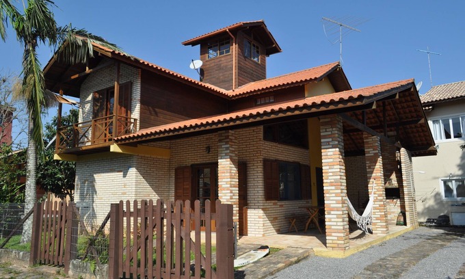 Paulo Lopes Maison | Beach house avec salle de bains, air conditionné, ciel, barbecue et très bien situé