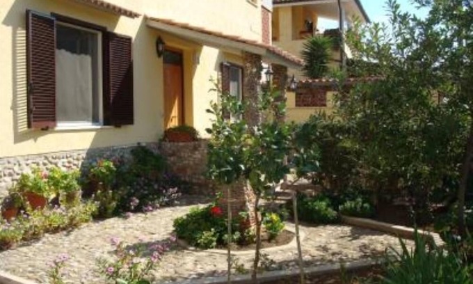 Cerreto Appartement | BEACH HOUSE WITH GARDEN NEAR ROME