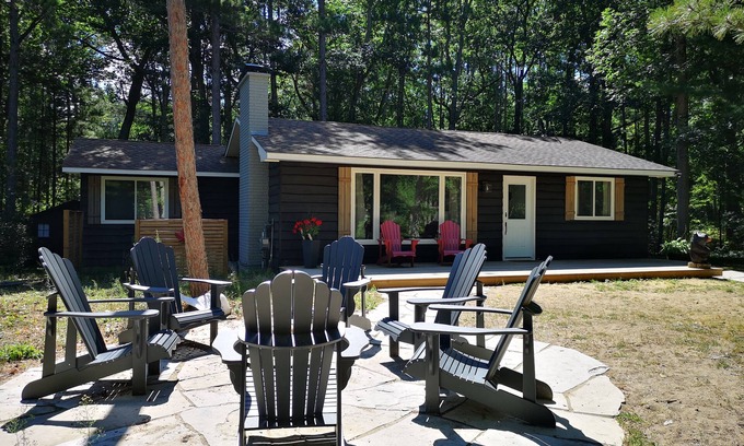 Grand Bend Maison | Beach O Pines - Jun 28 - July 5 still available.