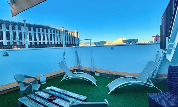 Sant Adria de Besos Appartement | BEACH PORT FORUM BARCELONA-TRIPLEX 160M2-CHILL OUT 30M2-9 PERSON-WIFI 1GB-NEFLIX