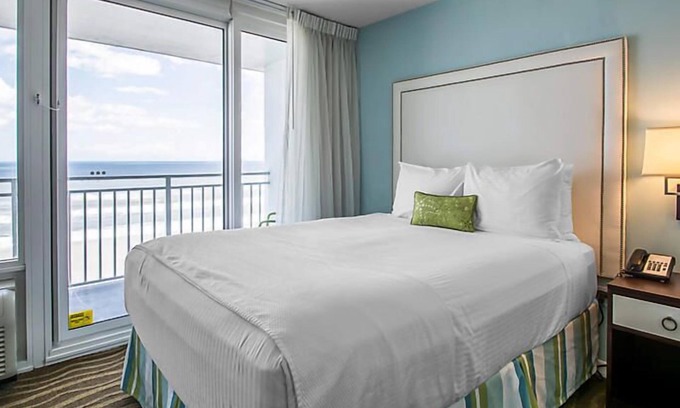 Daytona Beach Shores Station Balnéaire | Complexe hôtelier avec accès direct à la plage privée avec piscine et bain à remous face à l'océan