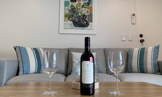 Waikanae Maison | La route de la plage Bach. Maison d'hôtes récemment rénovée en face de la plage