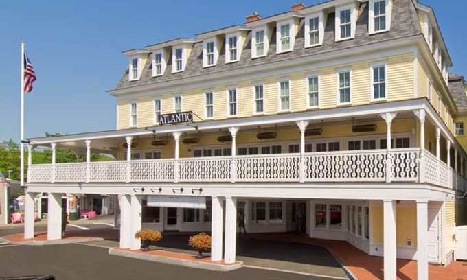 York Beach Copropriété | 🏖️BEACH STREET RETREAT~ OCEAN VIEW 2BR- 2BA condo in ❤️ of Short Sands Village!