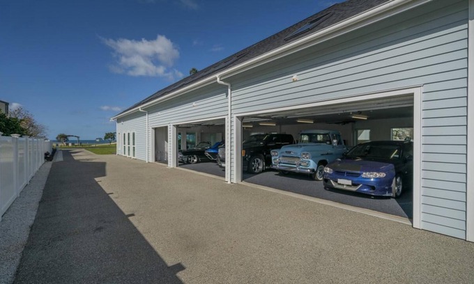 Whitianga Maison | Beach Views on Buffalo