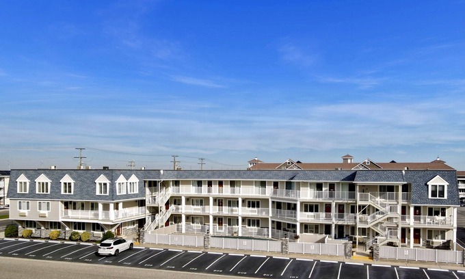 Avalon Copropriété | EMPLACEMENT BEACHBLOCK! Copropriété Resort Merrimac avec salle de bain récemment rénovée