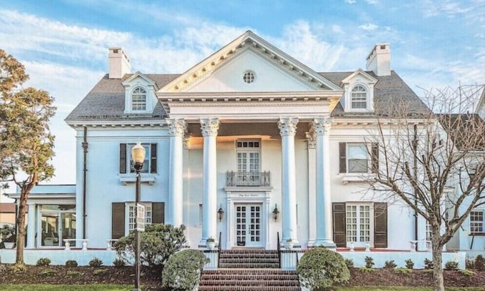 Atlantic City Maison | BEACHBLOCK Mansion 9BD, 5BTH+2HLF BTH IN AC NEAR VENTNOR with Hot Tub